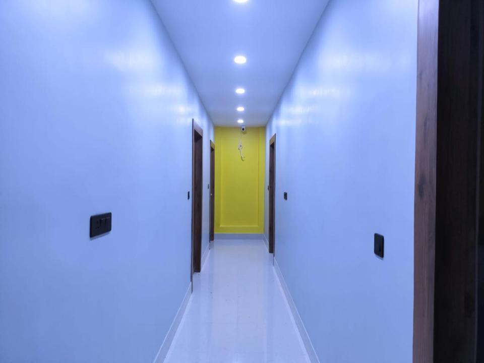 Hotel Vaishnavi Near Baba Dham Temple Деогарх Экстерьер фото