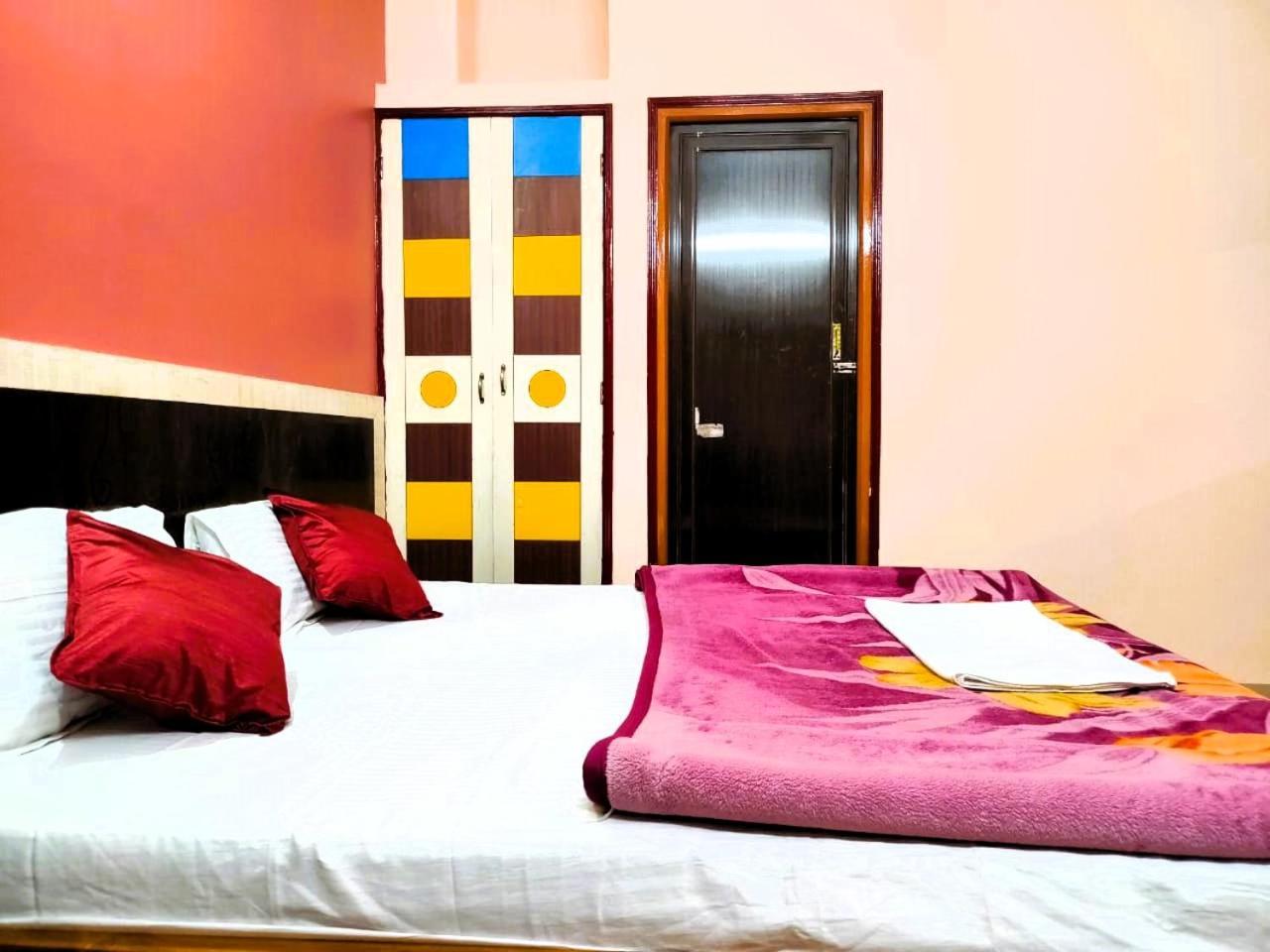 Hotel Vaishnavi Near Baba Dham Temple Деогарх Экстерьер фото