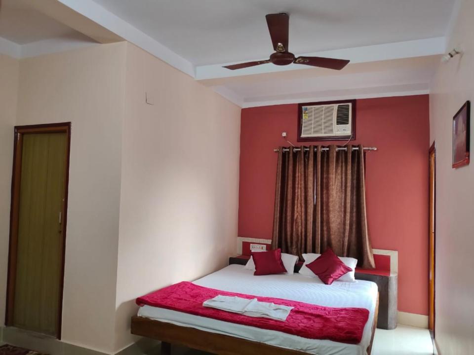 Hotel Vaishnavi Near Baba Dham Temple Деогарх Экстерьер фото